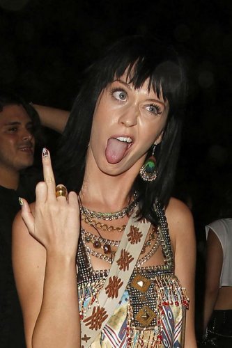 Кэти Перри (Katy Perry) кривляется (11 фото)