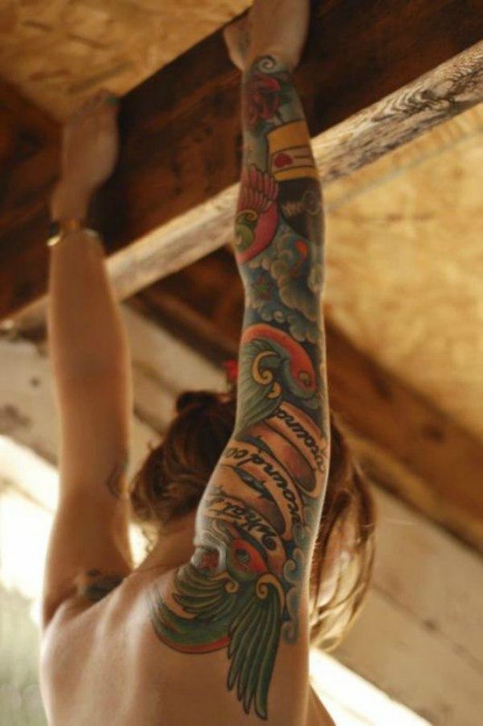 Девушки и татуировки (40 фото)
